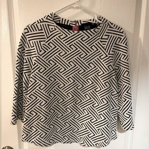 W5 ladies cropped black and white top